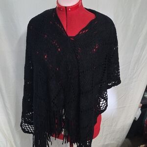 Chic Black Fringed Women's Poncho One size